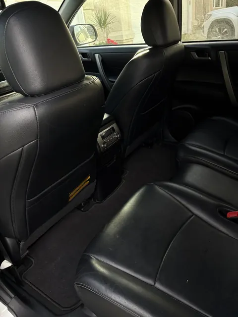 Rear seats, mats and trim detailed